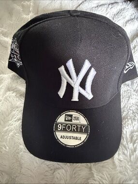World Series 1998 New Era Black and White NY Yankees 9FORTY Cap